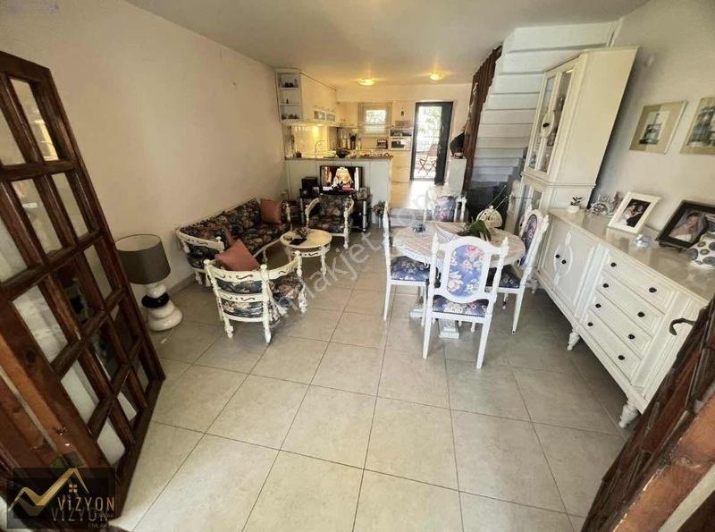 Vizyon Emlak'tan Krediye Uygun Site İçerisinde Havuzlu Villa — fotoğraf 5