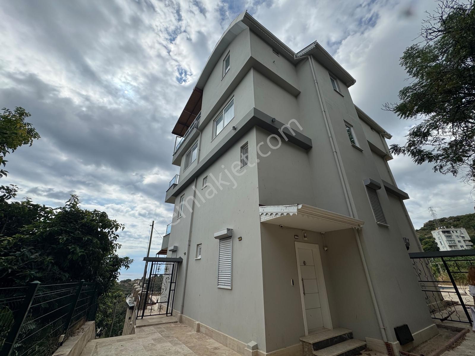 Turpa'dan Alanya'da Hacımehmetli'de 6+2 470m2 Havuzlu Villa !!! — fotoğraf 2