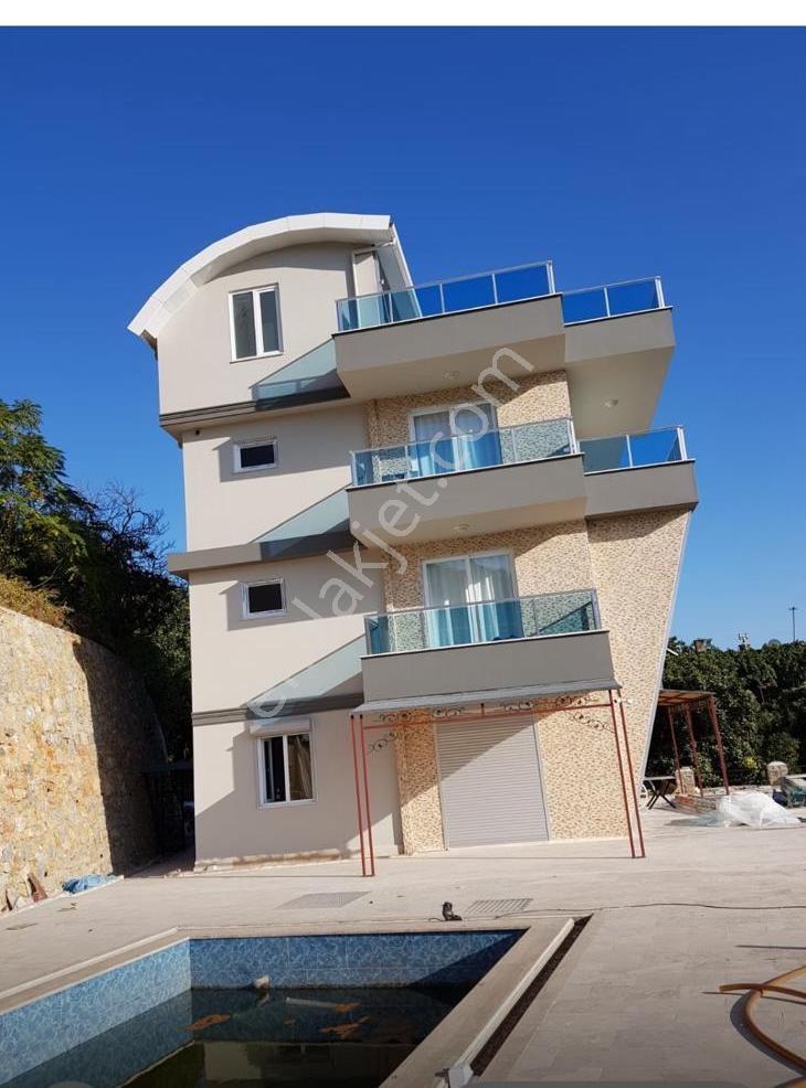 Turpa'dan Alanya'da Hacımehmetli'de 6+2 470m2 Havuzlu Villa !!! — fotoğraf 5