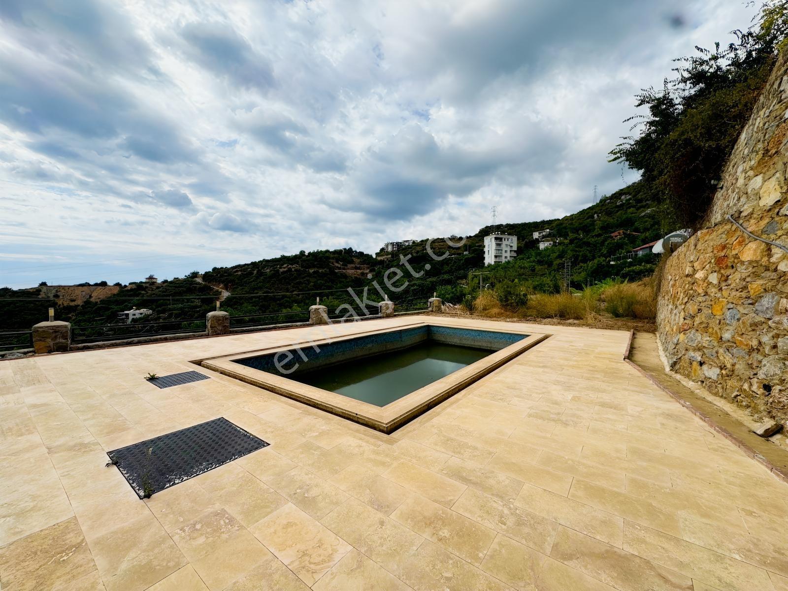 Turpa'dan Alanya'da Hacımehmetli'de 6+2 470m2 Havuzlu Villa !!! — fotoğraf 11