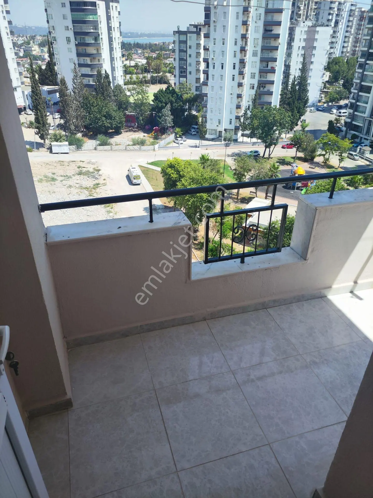 3+1 Göl Manzaralı Güzelyalı 220m2 Herkat Tek Daire 4cephe G.enerji Dgaz 2banyo 4balkon 5-10yaş. — fotoğraf 5