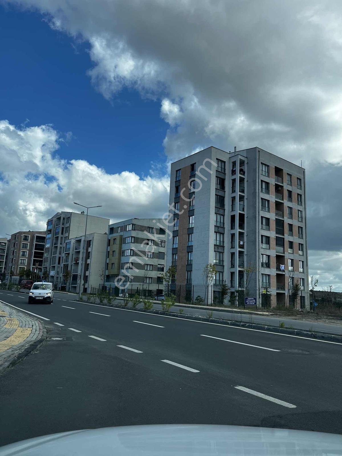 Kayaşehir 25.bölgede Satılık 3+1 Daire Boş Oturuma Hazır