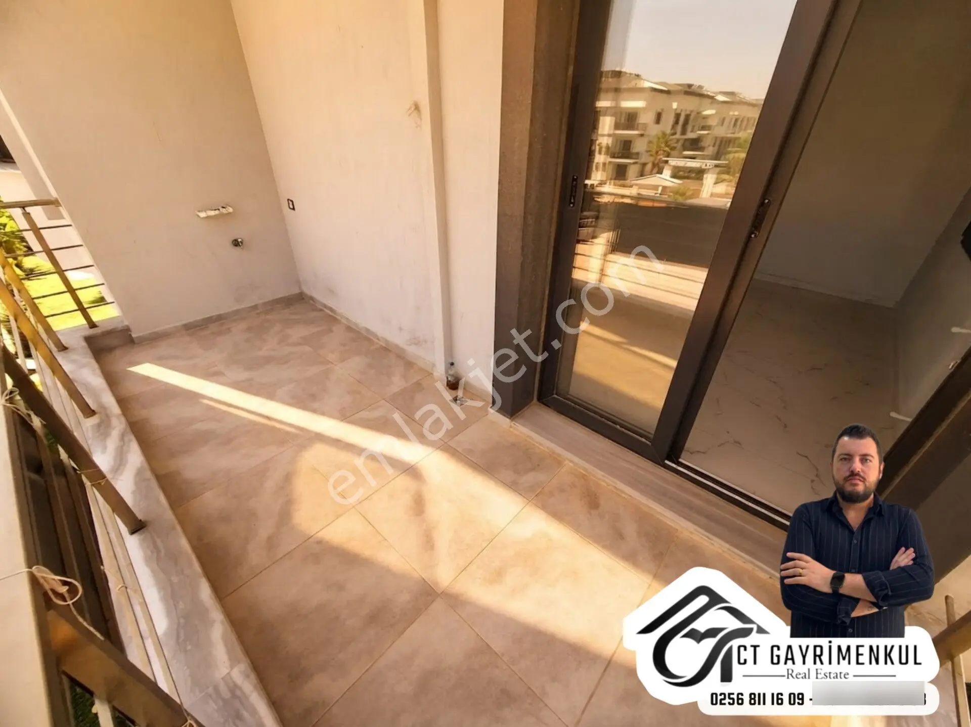 Didim'de Satılık 2+1 Site İçerisinde Havuz Manzaralı Sıfır Ön Cephe Asansörlü Daire ! — fotoğraf 11