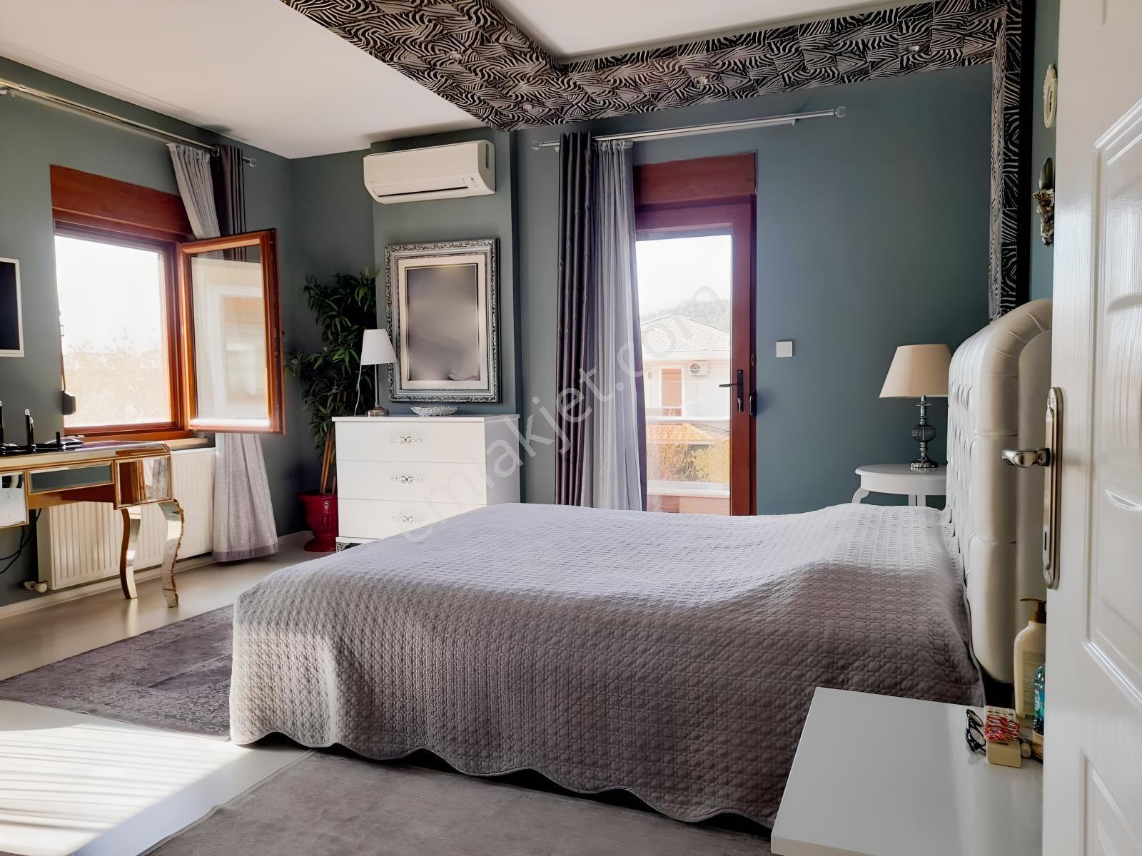 Ayvalık Çamlık Laka'da Havuzlu Sitede Dubleks Müstakil Villa — fotoğraf 12