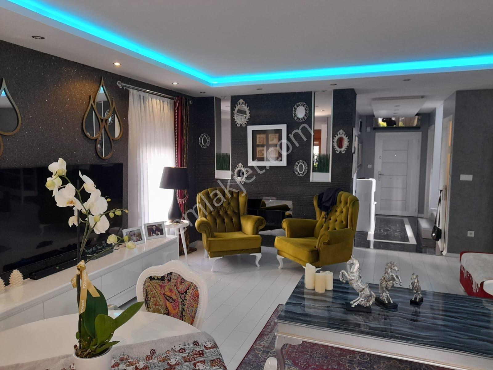 Ayvalık Çamlık Laka'da Havuzlu Sitede Dubleks Müstakil Villa — fotoğraf 16