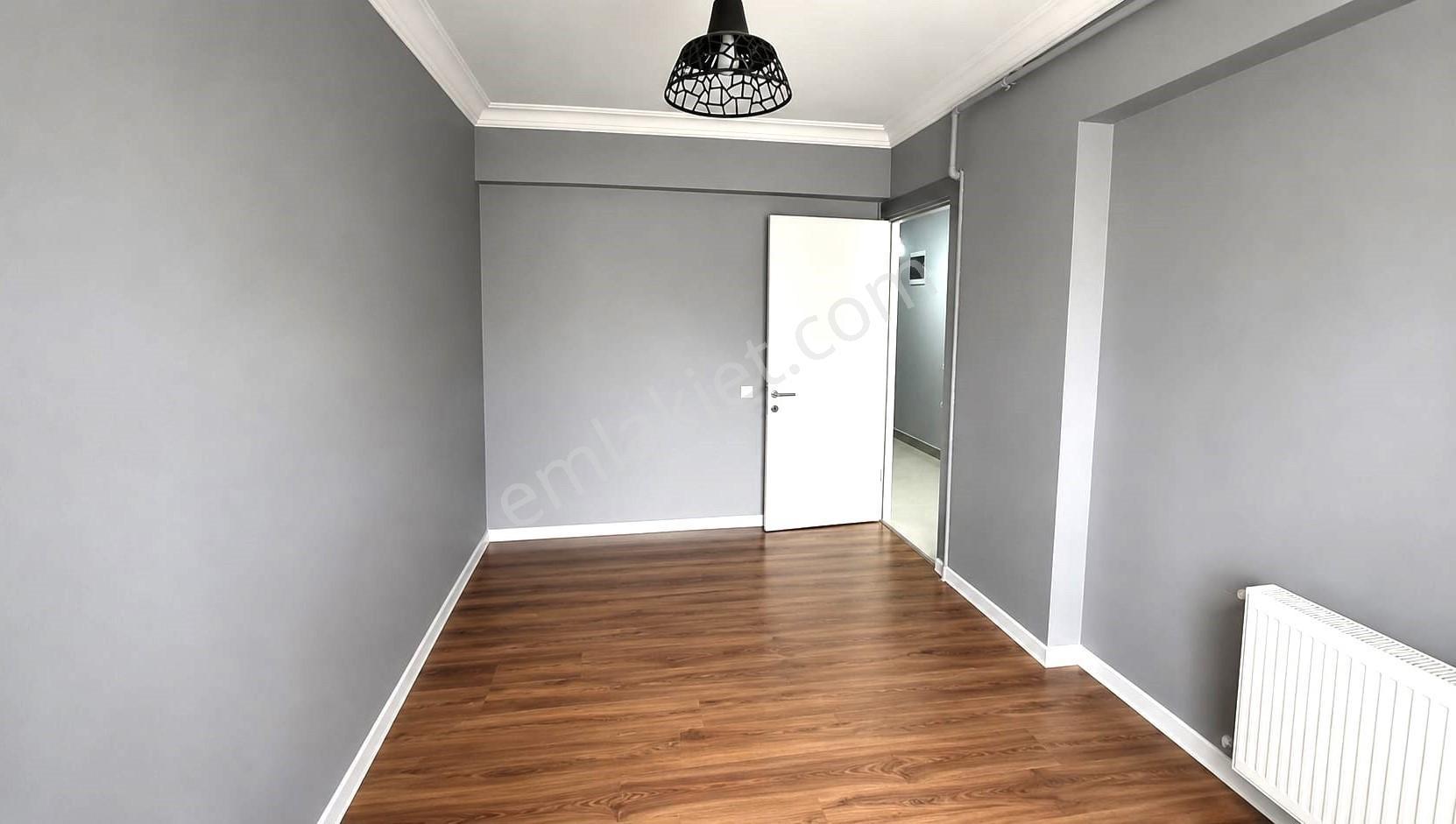 Buca Yıldız Metro Durağı Yanında Site İçi Satılık 2+1 Daire — fotoğraf 6