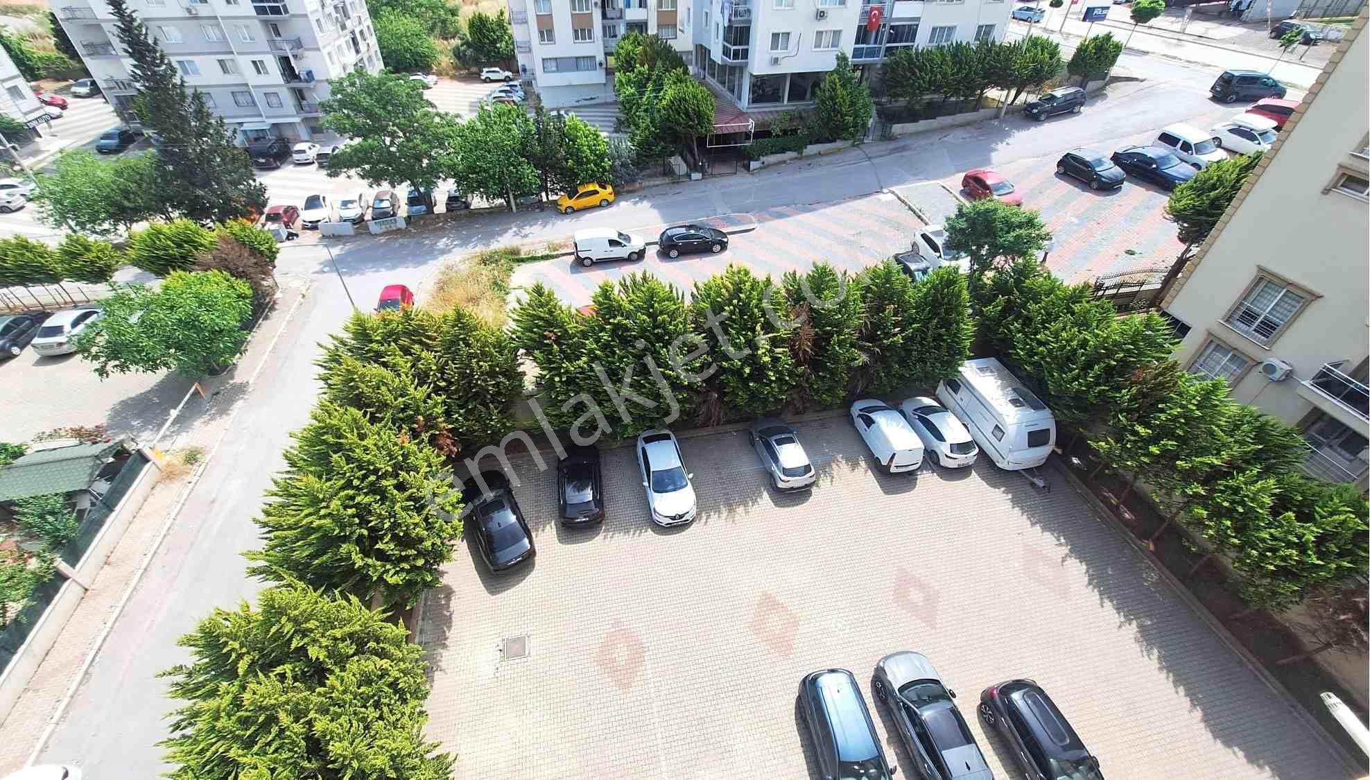 Buca Yıldız Metro Durağı Yanında Site İçi Satılık 2+1 Daire — fotoğraf 13