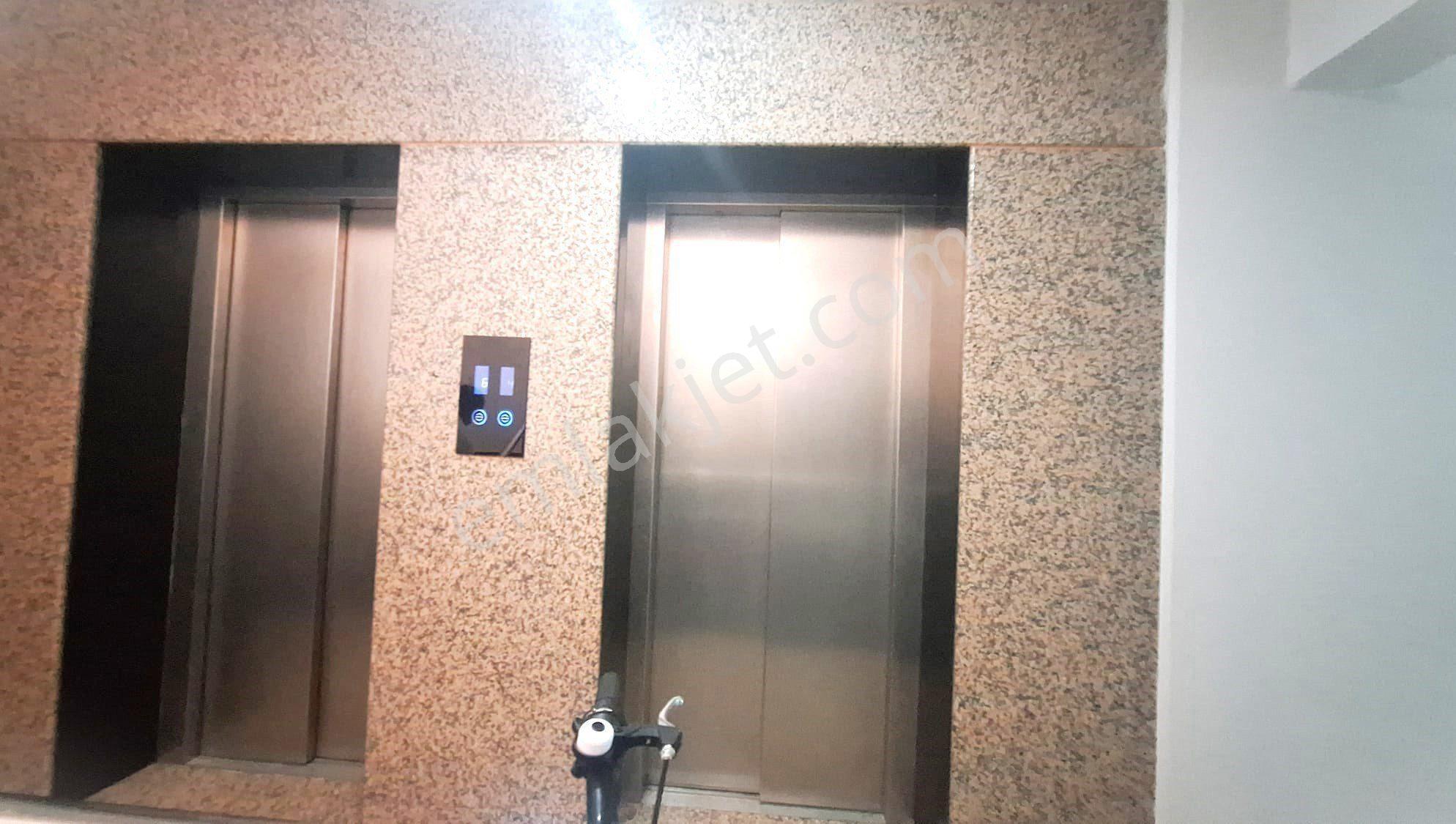 Buca Yıldız Metro Durağı Yanında Site İçi Satılık 2+1 Daire — fotoğraf 15