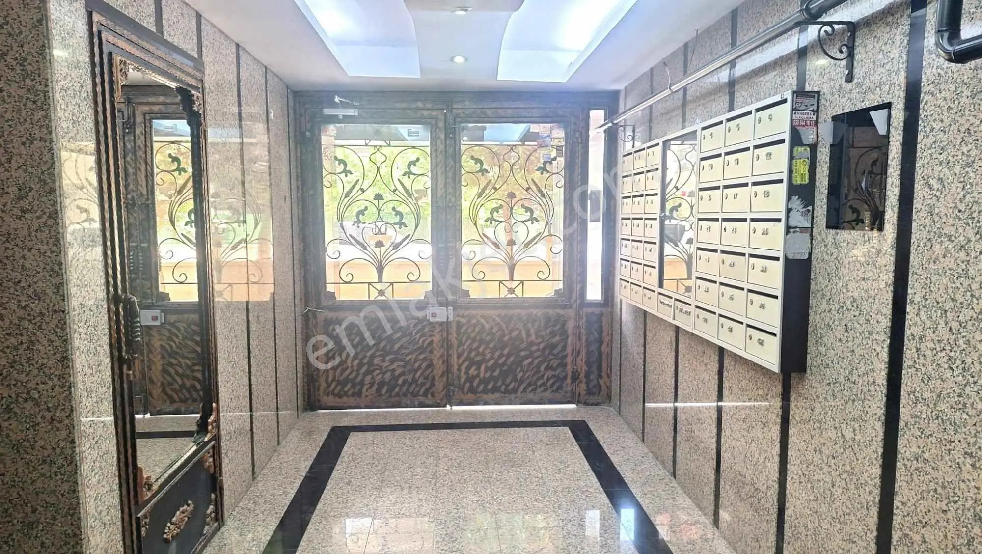 Buca Yıldız Metro Durağı Yanında Site İçi Satılık 2+1 Daire — fotoğraf 18