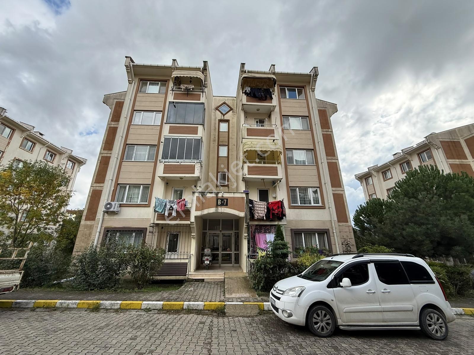 Korucuk Dorukkent Sitesinde Eşyalı Bakımlı 2+1 Fırsat