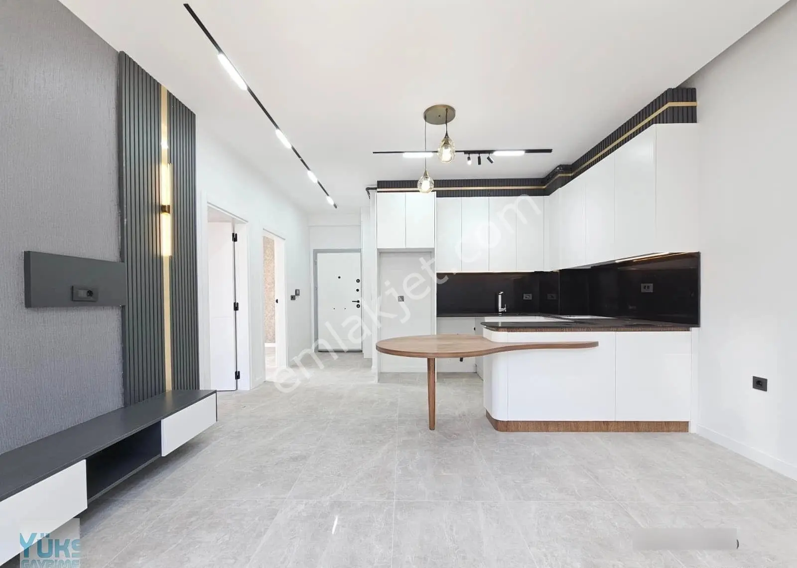 Denizli Bereketler Mahallesinde Havuzlu Site İçinde 2+1 100 M2 Ultra Lüks Satılı...