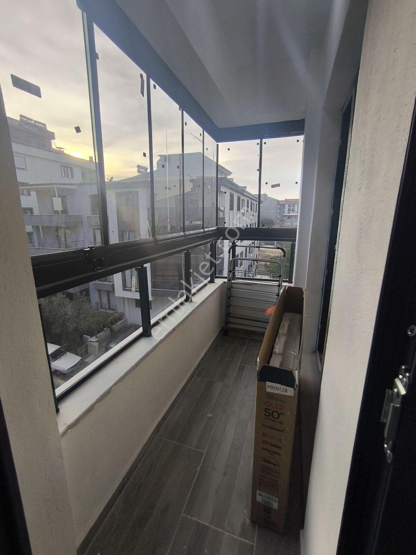 Alaşehir İstasyon Mahallesi 1+1 Eşyalı Satılık Daire — fotoğraf 4