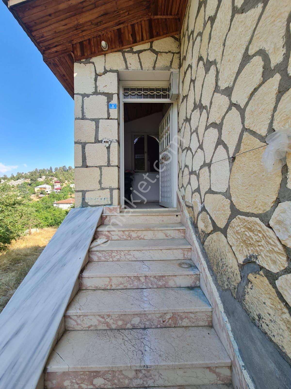 Anchor Gayrimenkul'den Bozyazı Kızılca Köyünde Satılık Bahçeli 2+1yayla Evi — fotoğraf 7
