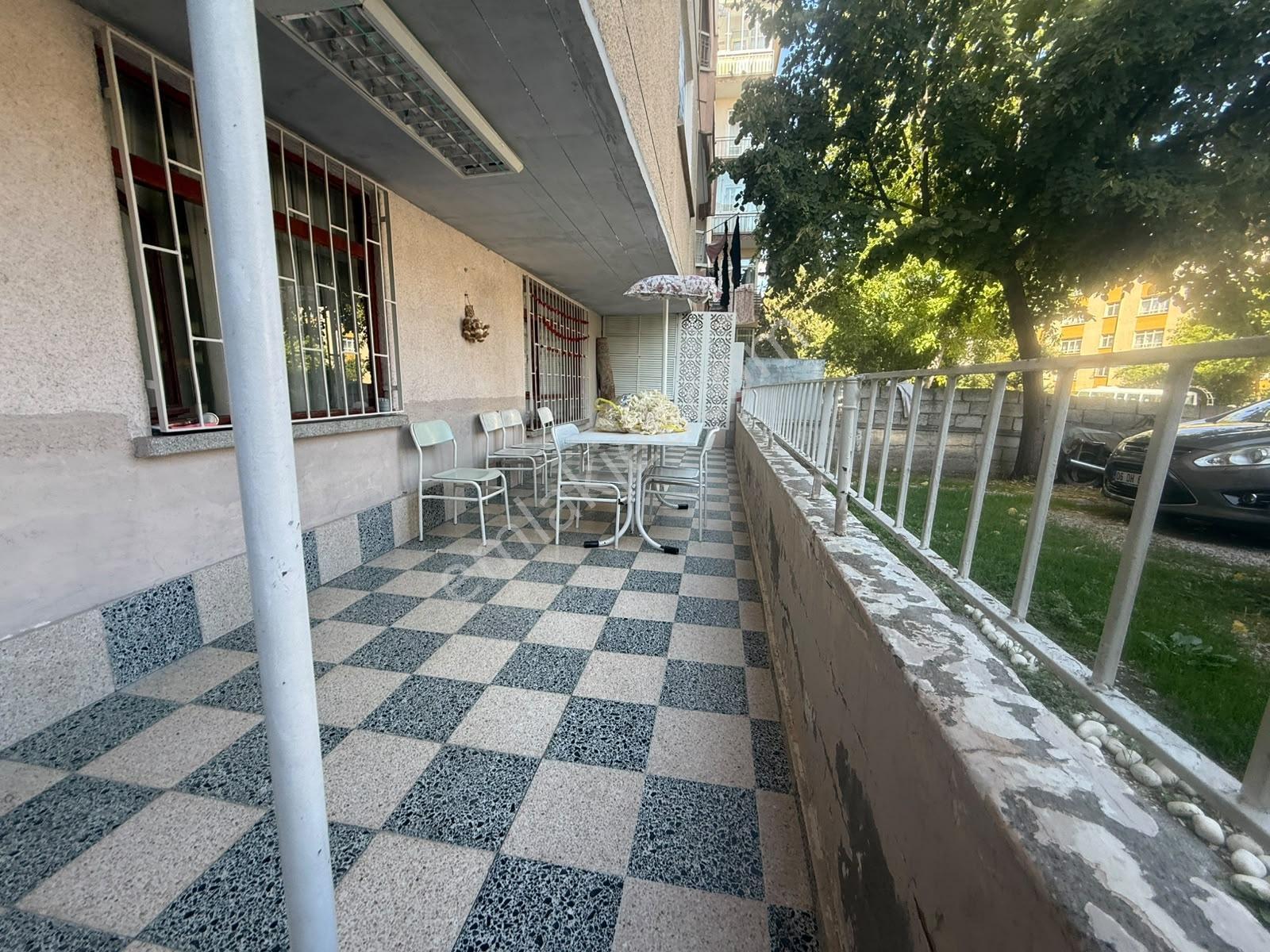 Aşağı Eğlence Göbeğe 5 Bina Yakınlıkda Geniş Balkonlu