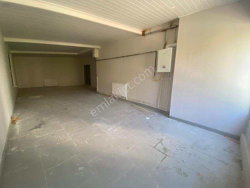 Yunus Emre Bulvarı Ana Cadde Üzerinde Satılık 2+0 Daire — fotoğraf 5