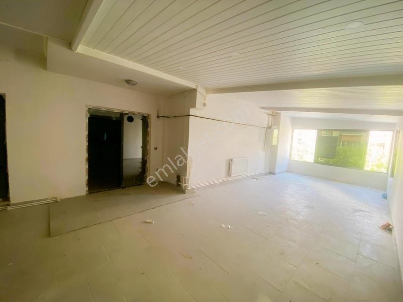 Yunus Emre Bulvarı Ana Cadde Üzerinde Satılık 2+0 Daire — fotoğraf 6