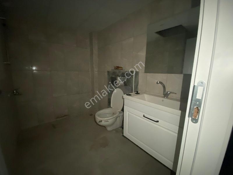 Yunus Emre Bulvarı Ana Cadde Üzerinde Satılık 2+0 Daire — fotoğraf 7