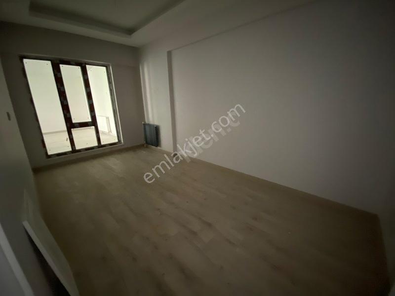 Yunus Emre Bulvarı Ana Cadde Üzerinde Satılık 2+0 Daire — fotoğraf 8