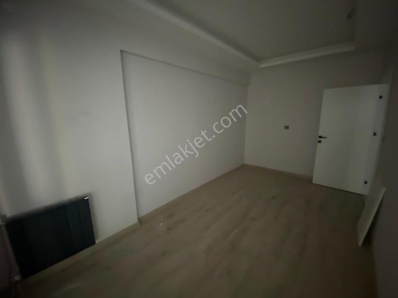 Yunus Emre Bulvarı Ana Cadde Üzerinde Satılık 2+0 Daire — fotoğraf 10