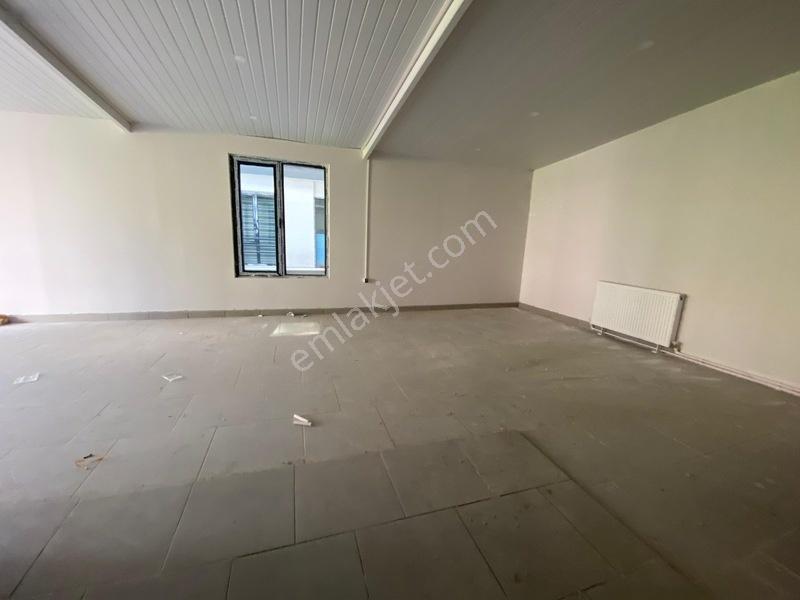 Yunus Emre Bulvarı Ana Cadde Üzerinde Satılık 2+0 Daire — fotoğraf 13