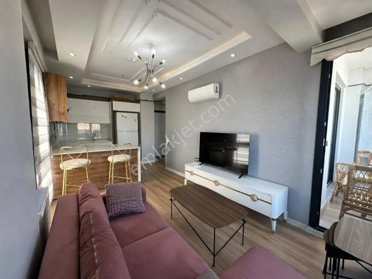 Mezitli'de Deniz Manzaralı, Satılık 1+1 Ferah Daire — fotoğraf 2