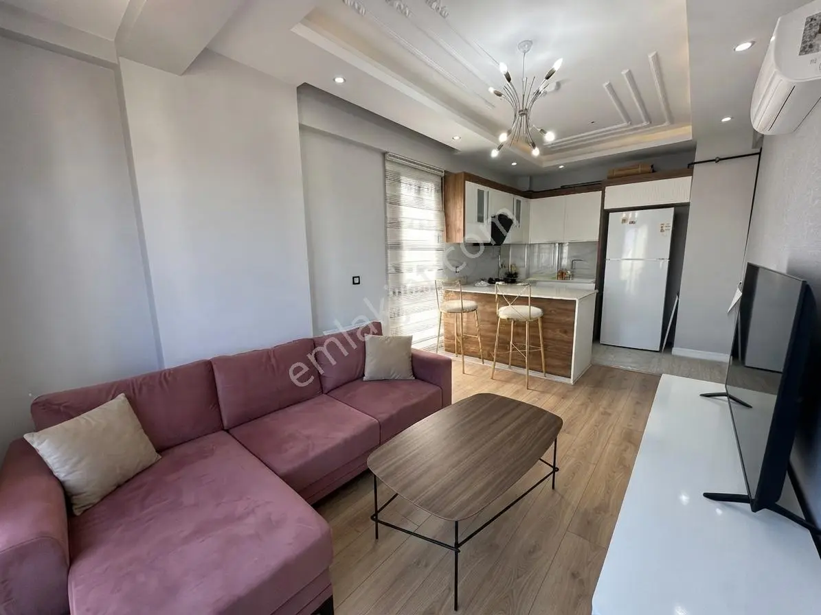 Mezitli'de Deniz Manzaralı, Satılık 1+1 Ferah Daire — fotoğraf 3