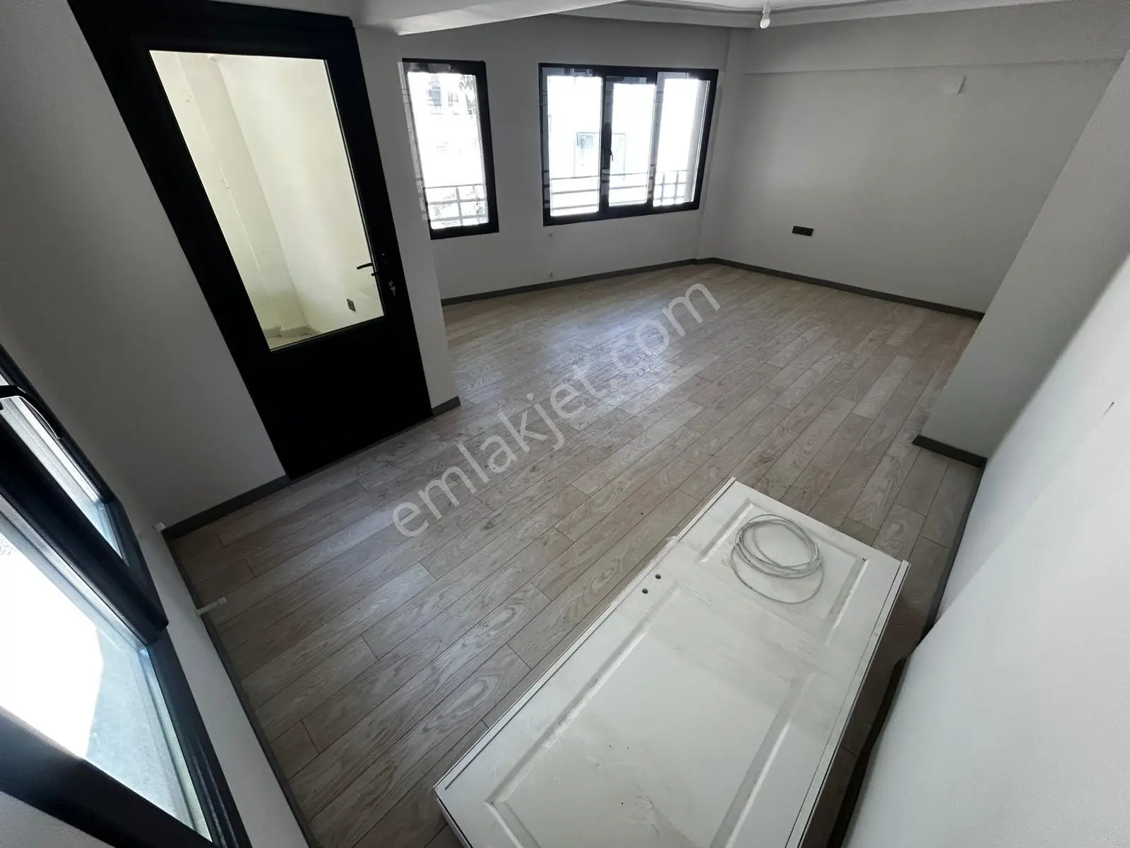 Yüksel'den Hekimzade'de İçi Yenilenmiş Kapalı Mutfak 1+1 Satılık Daire — fotoğraf 4