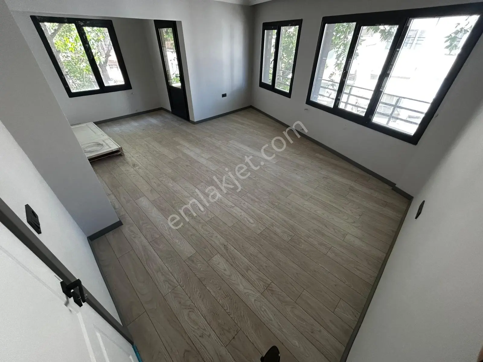 Yüksel'den Hekimzade'de İçi Yenilenmiş Kapalı Mutfak 1+1 Satılık Daire — fotoğraf 6