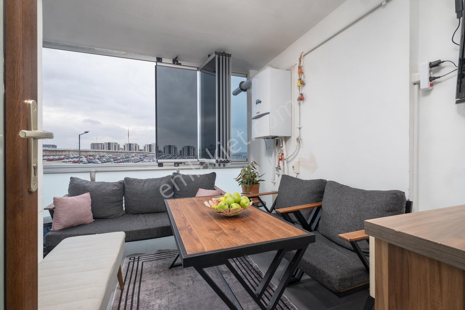 Remax Area Dan Balat Ta Satılık Arakat 3+1 İçi Yapılı Köşe Daire — fotoğraf 8
