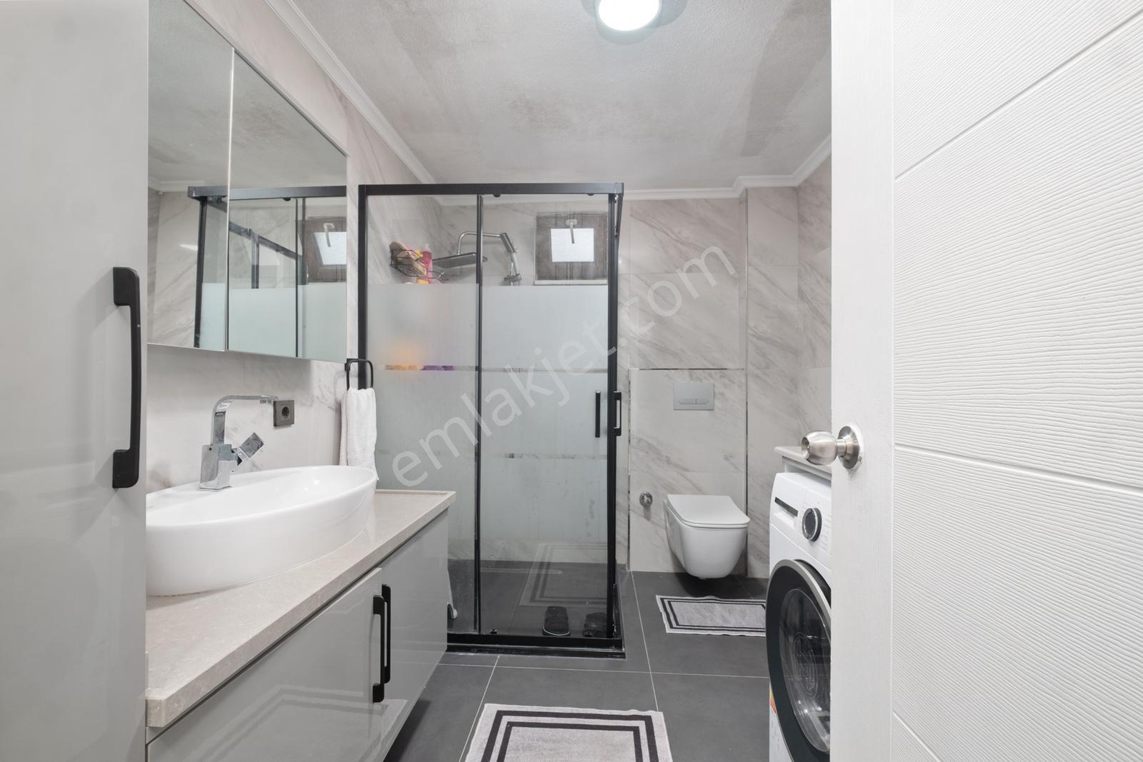 Remax Area Dan Balat Ta Satılık Arakat 3+1 İçi Yapılı Köşe Daire — fotoğraf 19