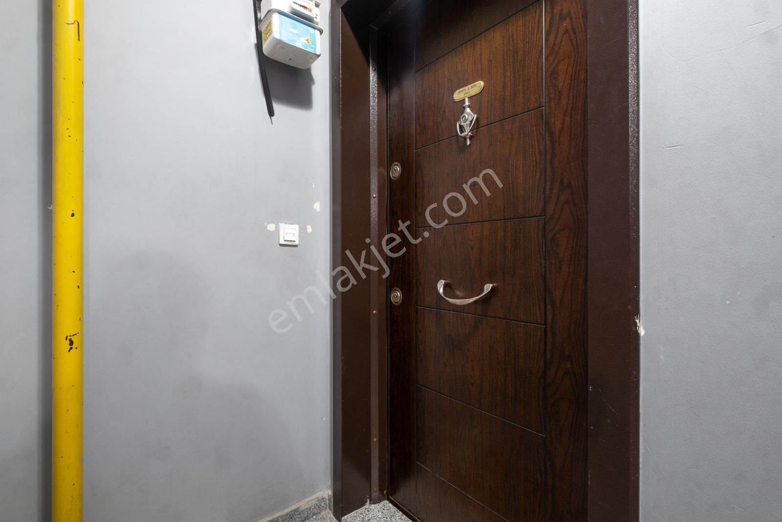 Remax Area Dan Balat Ta Satılık Arakat 3+1 İçi Yapılı Köşe Daire — fotoğraf 25