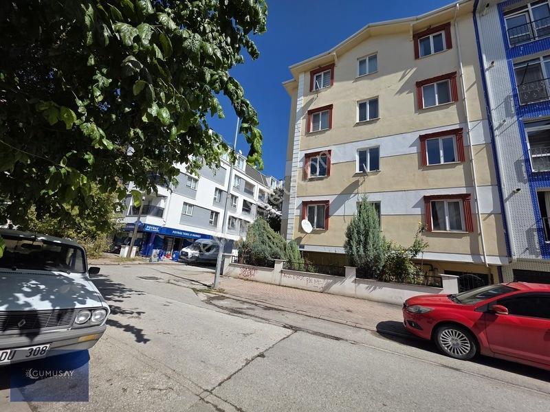Gümüşay'dan Bahçelievler'de Satılık Ara Kat Köşe 2+1 Daire