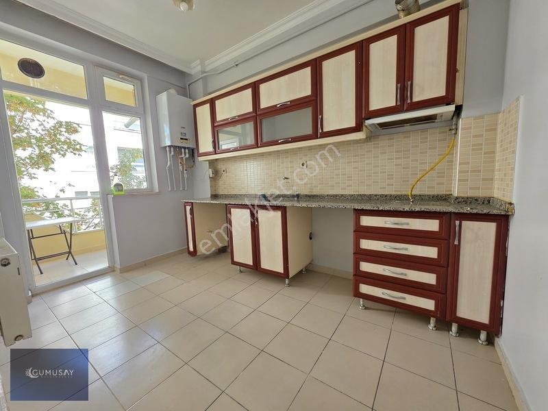 Gümüşay'dan Bahçelievler'de Satılık Ara Kat Köşe 2+1 Daire — fotoğraf 2