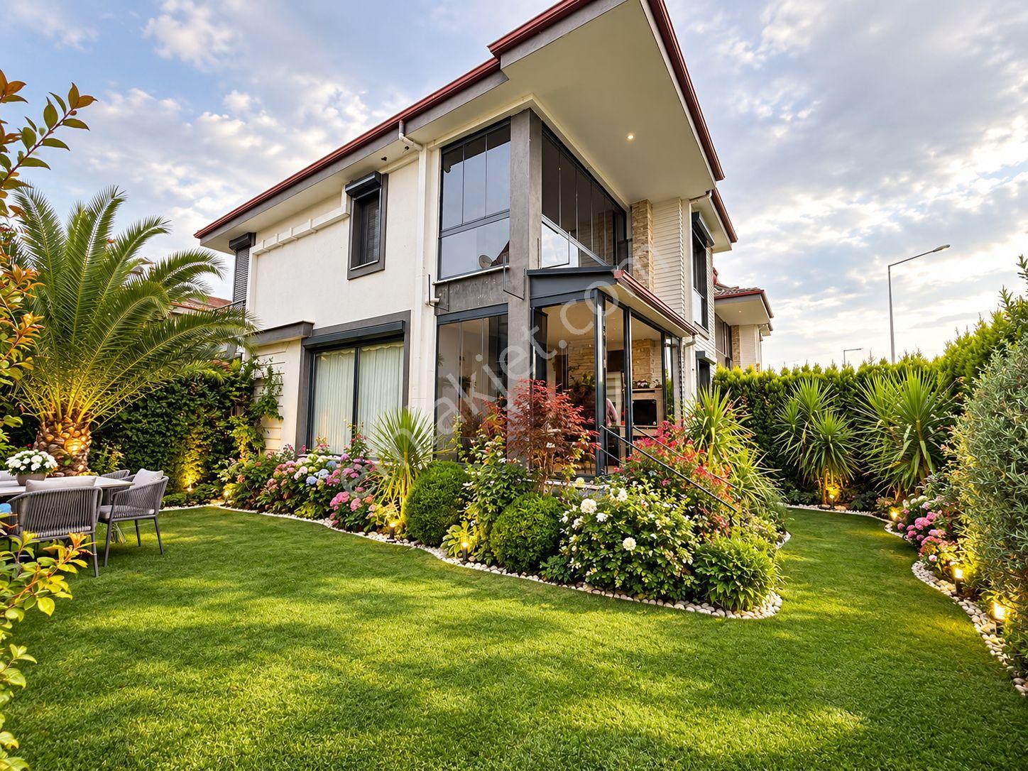 Sadece Yüksel'de Hamidiye'de Eşsiz Konumuyla Lüks 5+1 Satılık Villa — fotoğraf 2