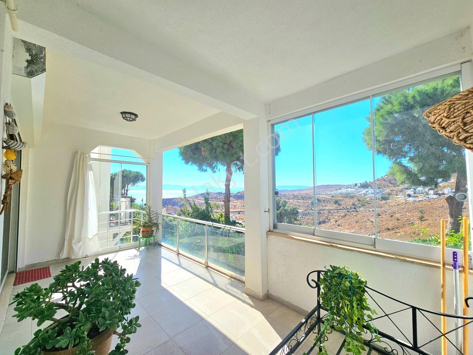 Bağla'da 4+1 Geniş Bahçeli Özel Plajlı Sosyal Tesisli Villa — fotoğraf 11
