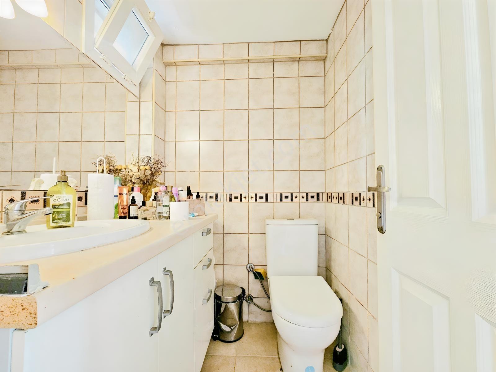 Bağla'da 4+1 Geniş Bahçeli Özel Plajlı Sosyal Tesisli Villa — fotoğraf 16