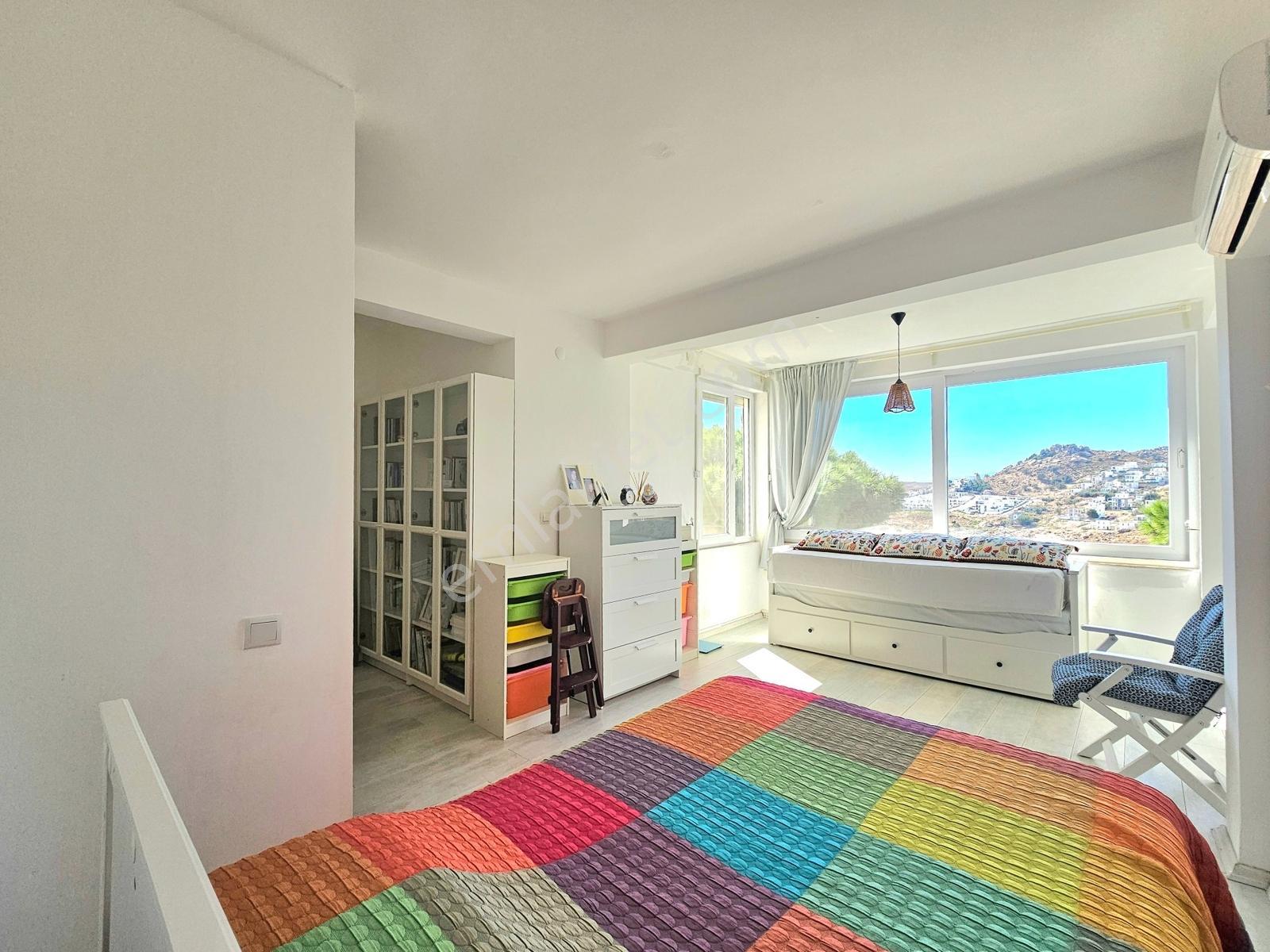 Bağla'da 4+1 Geniş Bahçeli Özel Plajlı Sosyal Tesisli Villa — fotoğraf 21