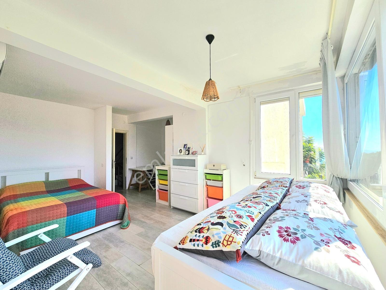 Bağla'da 4+1 Geniş Bahçeli Özel Plajlı Sosyal Tesisli Villa — fotoğraf 23