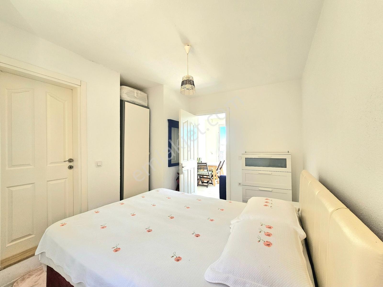 Bağla'da 4+1 Geniş Bahçeli Özel Plajlı Sosyal Tesisli Villa — fotoğraf 30