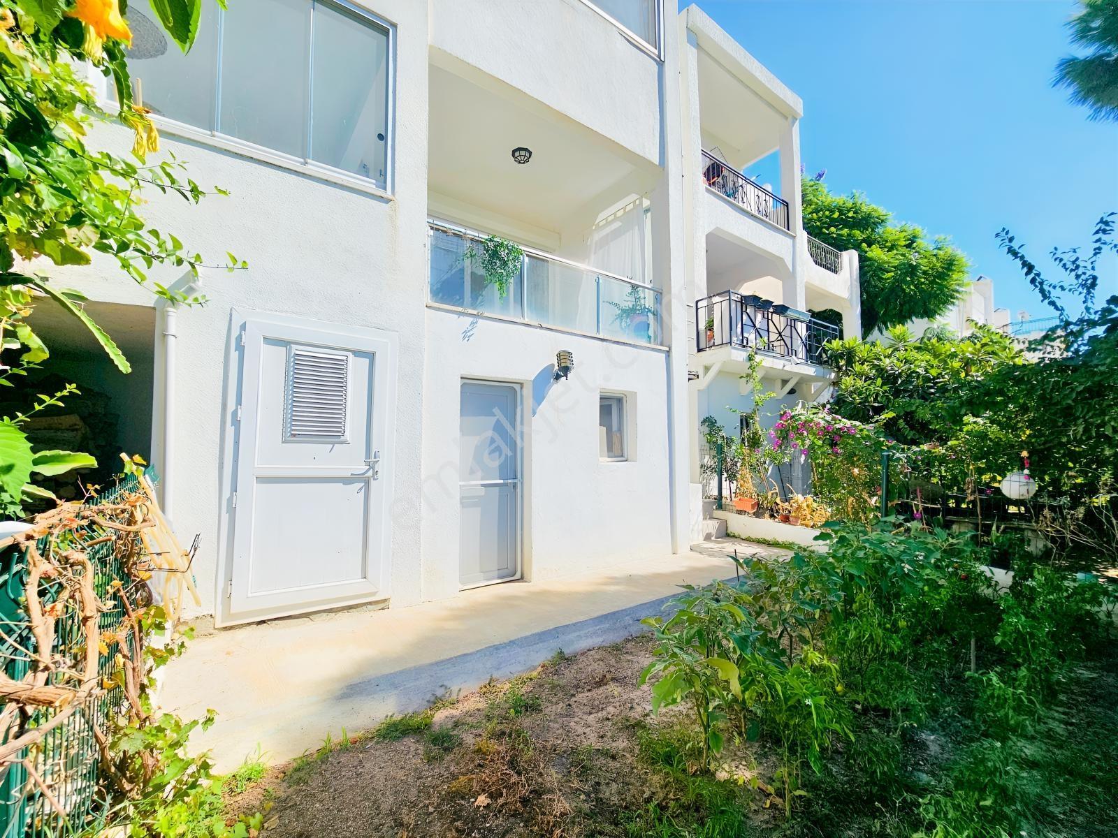 Bağla'da 4+1 Geniş Bahçeli Özel Plajlı Sosyal Tesisli Villa — fotoğraf 40