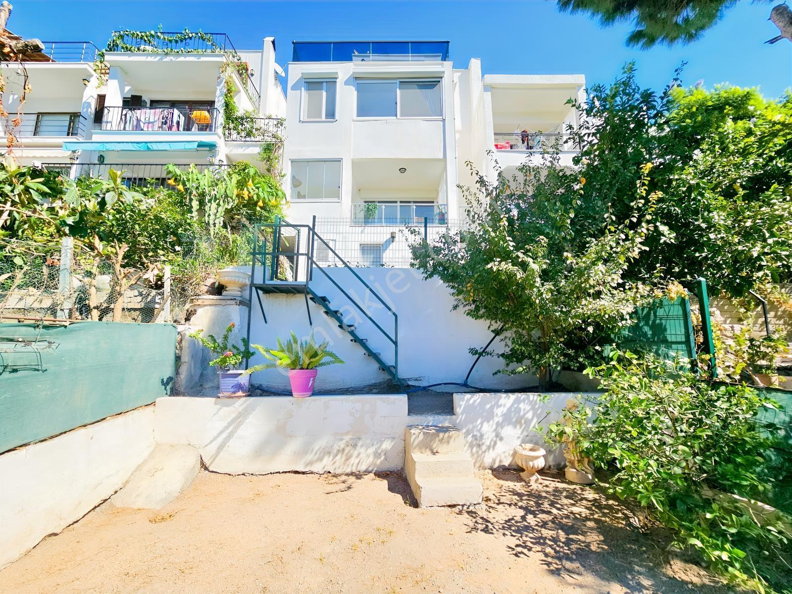 Bağla'da 4+1 Geniş Bahçeli Özel Plajlı Sosyal Tesisli Villa — fotoğraf 41