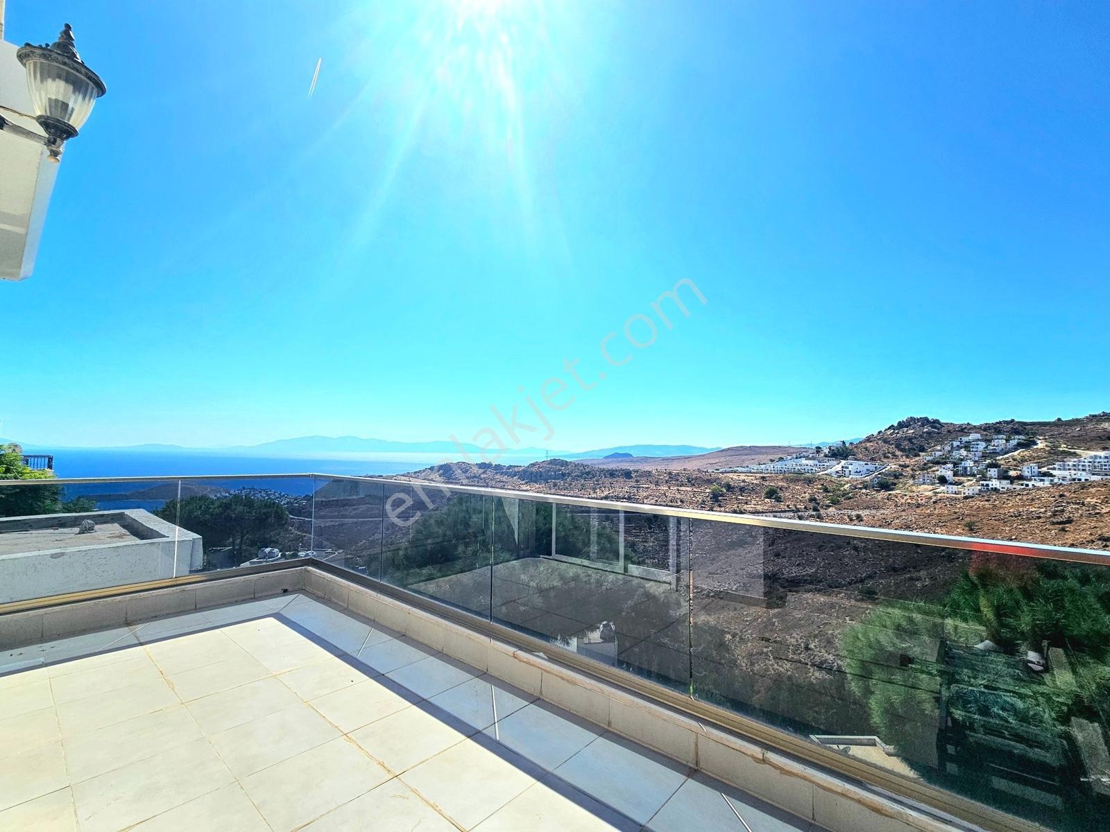 Bağla'da 4+1 Geniş Bahçeli Özel Plajlı Sosyal Tesisli Villa — fotoğraf 44
