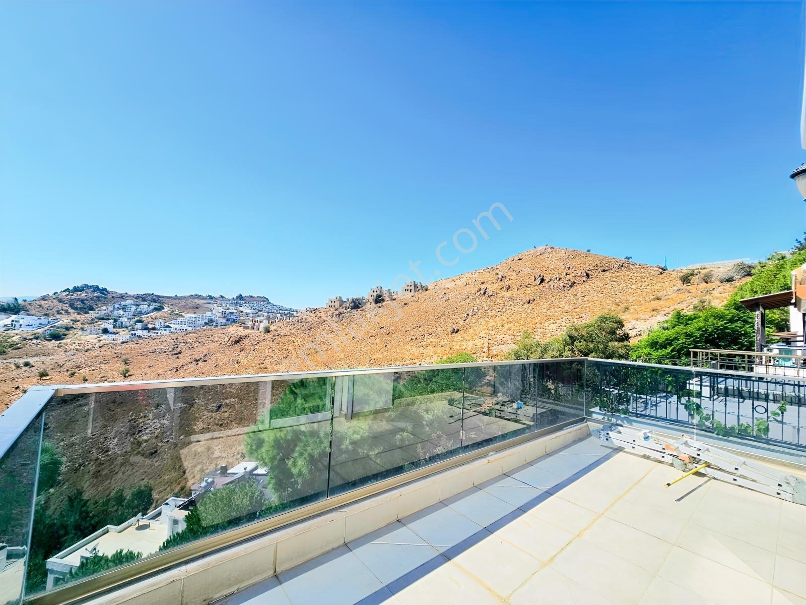 Bağla'da 4+1 Geniş Bahçeli Özel Plajlı Sosyal Tesisli Villa — fotoğraf 47