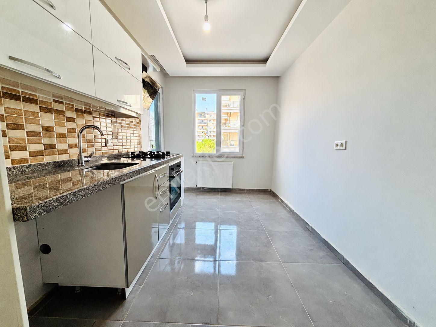 Yükselden Altınkumda Ebeveyn Banyolu, Cam Balkonlu 2+1 — fotoğraf 2