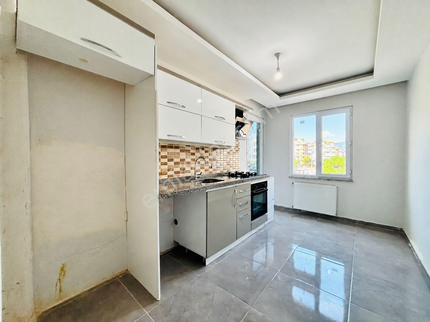 Yükselden Altınkumda Ebeveyn Banyolu, Cam Balkonlu 2+1 — fotoğraf 7