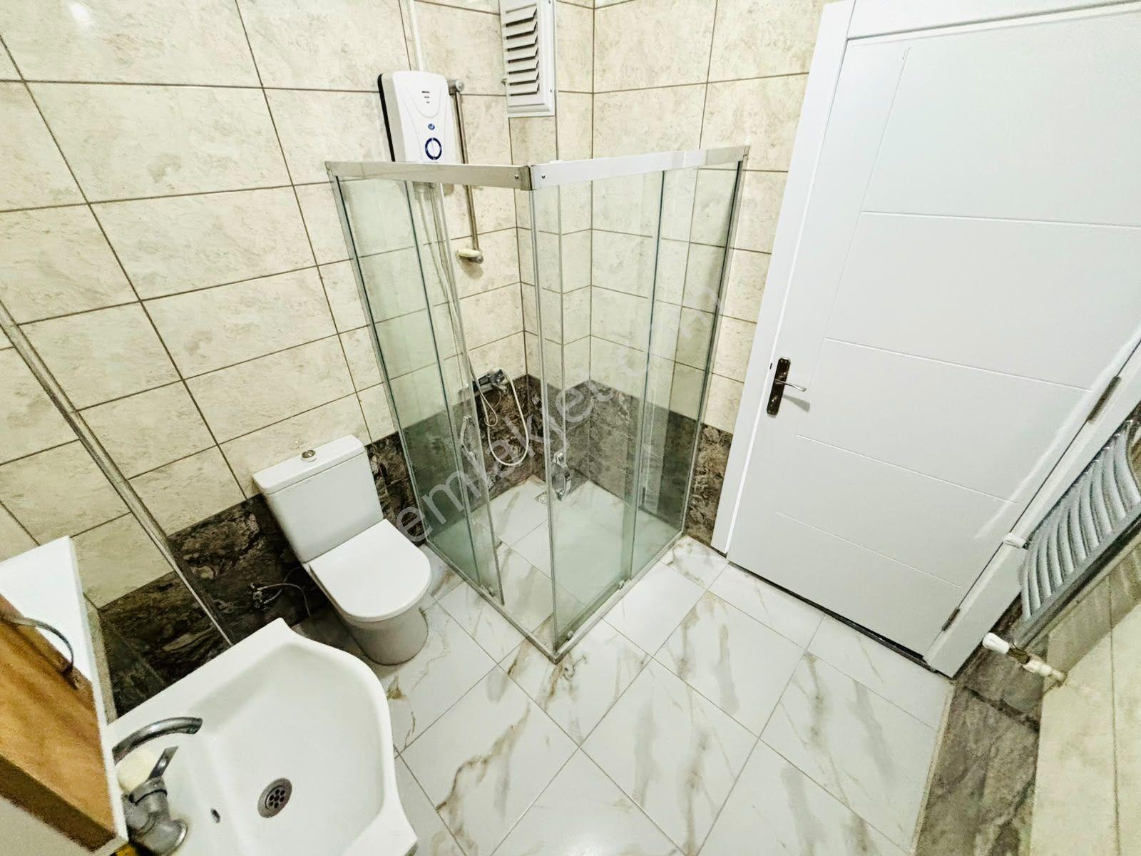 Yükselden Altınkumda Ebeveyn Banyolu, Cam Balkonlu 2+1 — fotoğraf 13