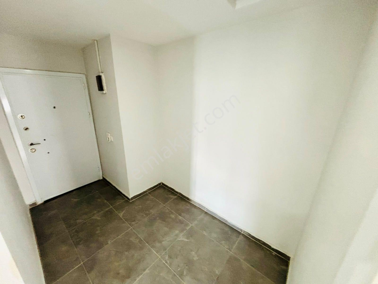 Yükselden Altınkumda Ebeveyn Banyolu, Cam Balkonlu 2+1 — fotoğraf 16