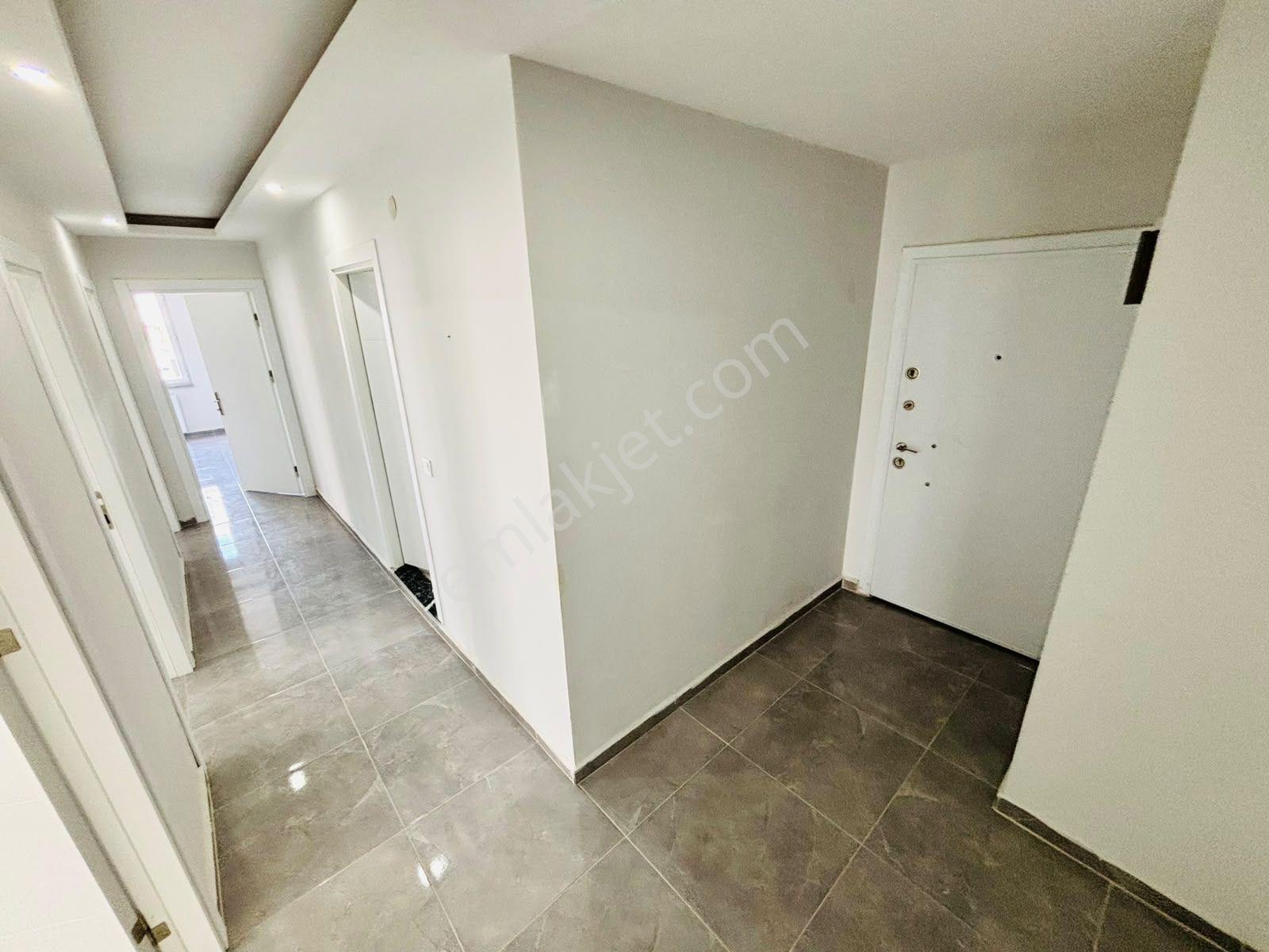 Yükselden Altınkumda Ebeveyn Banyolu, Cam Balkonlu 2+1 — fotoğraf 17