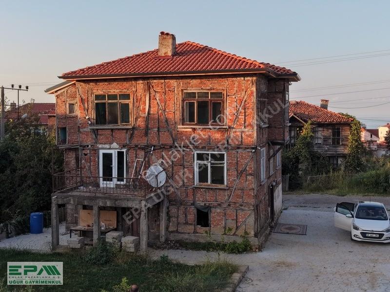 Akçakoca Merkezde Satılık 2 Katlı Ev Ve Arsası — fotoğraf 2