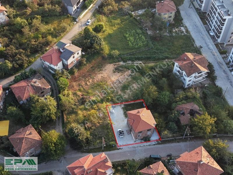 Akçakoca Merkezde Satılık 2 Katlı Ev Ve Arsası — fotoğraf 3